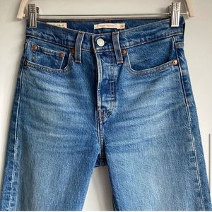 Levi’s Premium Wedgie Straight Ankle in Jive Sound Jeans Size 24